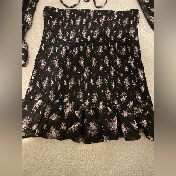 Almost Famous crop top and mini skirt set-medium NWOT - Picture 3 of 12